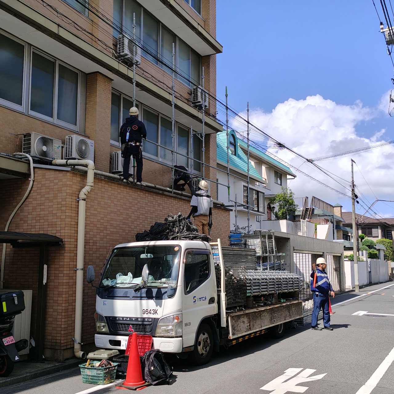常盤台外科病院様での看板・足場施工の様子